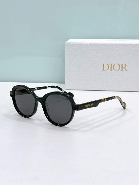 Picture of Dior Sunglasses _SKUfw76702300fw